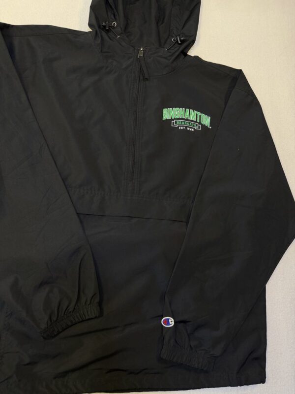BING-RV-L-001-4 Rompevientos Champion Binghamton Bearcats Negro