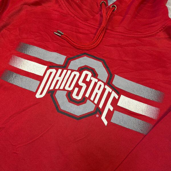 Hoodie Ohio State Buckeyes rojo bandas grises reflectantes1 Hoodie Ohio State Buckeyes rojo bandas grises reflectantes