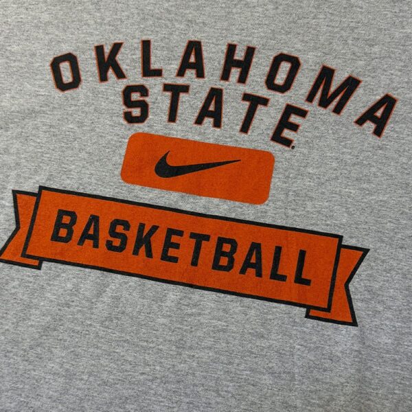 Playera NCAA Oklahoma State Cowboys Basketball Nike - Talla M (Importado USA)