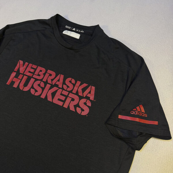 Playera Nebraska Cornhuskers Adidas – Talla XXL